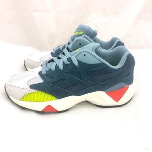 Reebok Aztrek 96 running shoes, size 6, NIB